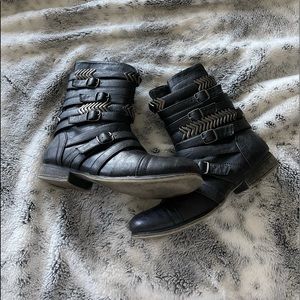 Women’s combat boots